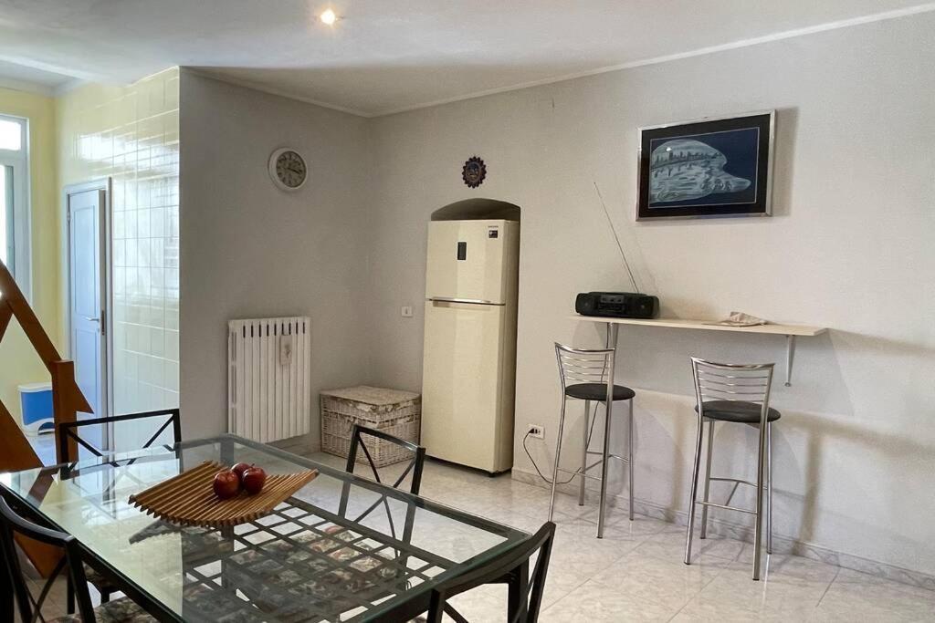 Petinoinapulia - Appartamento Per Famiglie E Amici Бари Экстерьер фото